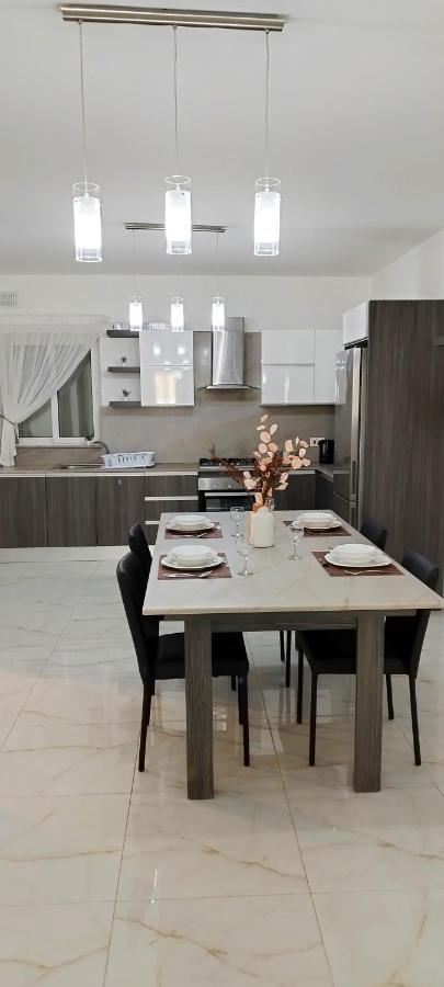 Large And Modern Apartment In The Centre Of Malta Mosta Exteriér fotografie