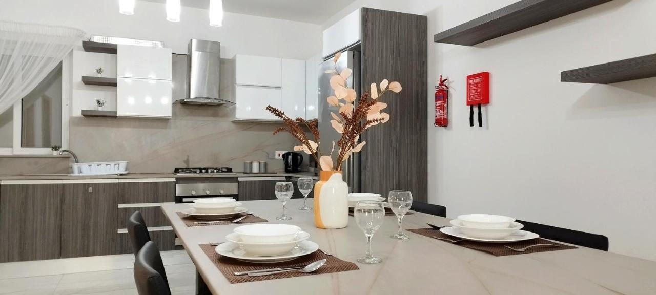 Large And Modern Apartment In The Centre Of Malta Mosta Exteriér fotografie