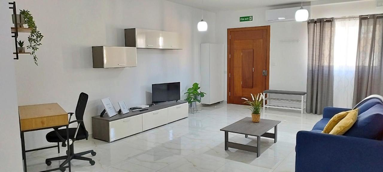 Large And Modern Apartment In The Centre Of Malta Mosta Exteriér fotografie