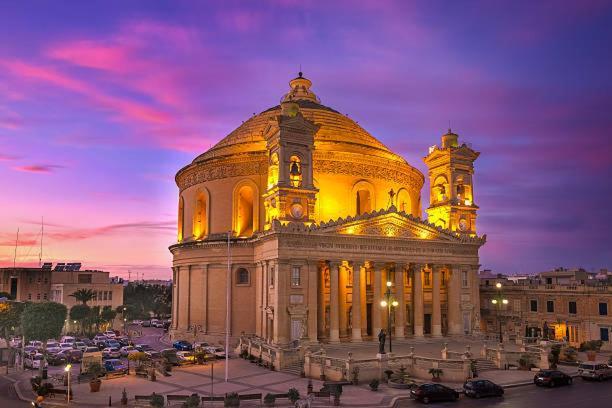 Large And Modern Apartment In The Centre Of Malta Mosta Exteriér fotografie